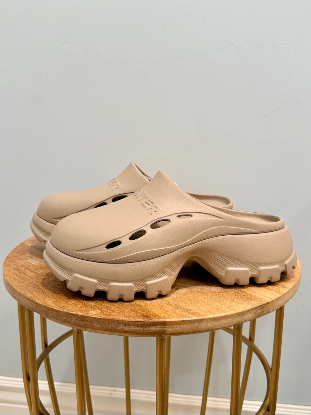 HUNTER Bryce Platform Lug Clogs Light Natural Tan Slip On Mules NWT Women 10 - Picture 4 of 10